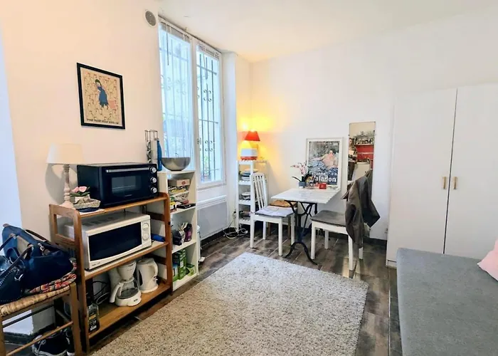 Calme Et Confortable Pere Lachaise Apartment *